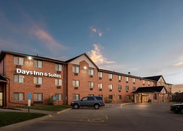 Days Inn & Suites By Wyndham Des Moines Airport